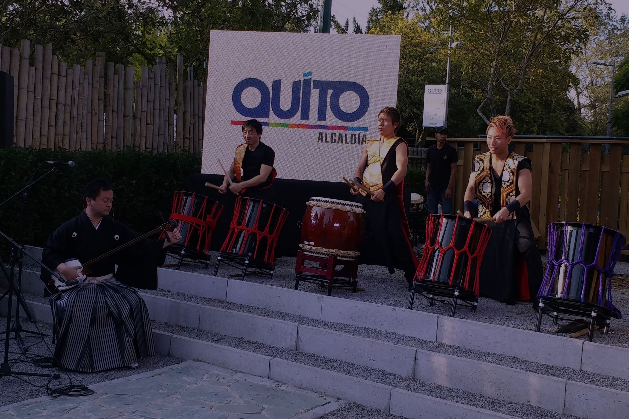 獅子舞と和楽器パフォーマンス 二皷一